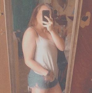 Meet your Posher, Brittney